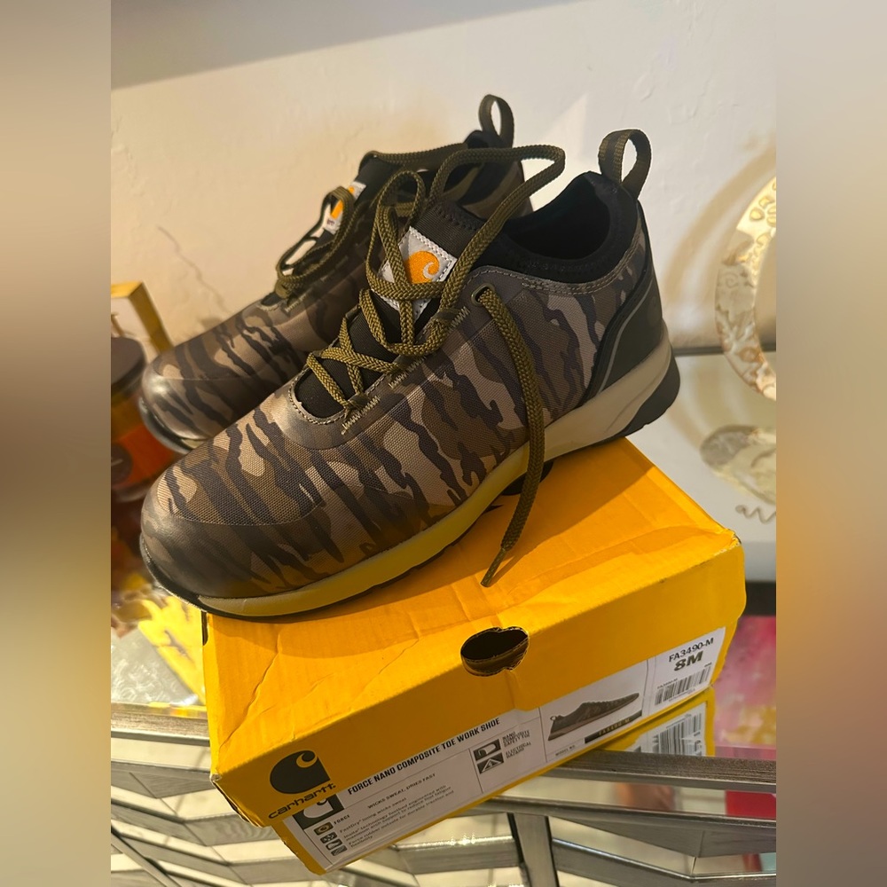 New Carhartt composite toe work shoe